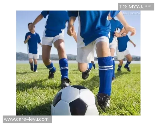 广西校园足球热潮兴起助力青少年健康成长与全面发展 广西校园足球热潮兴起助力青少年健康成长与全面发展